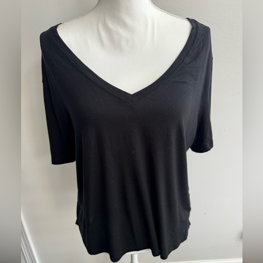Auden Black V-Neck Short Sleeve Black Tee
